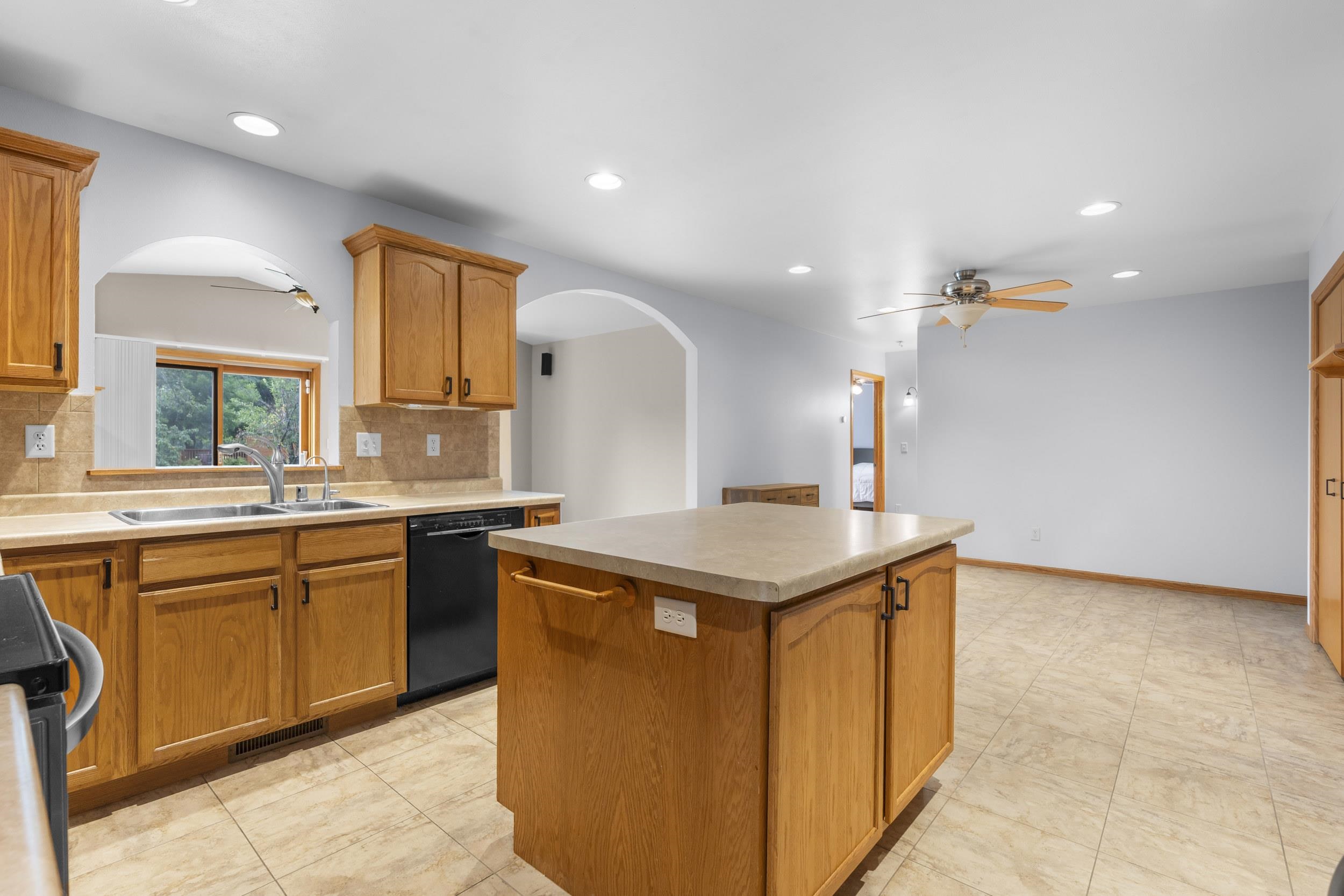 1325 S WESTHAVEN Drive