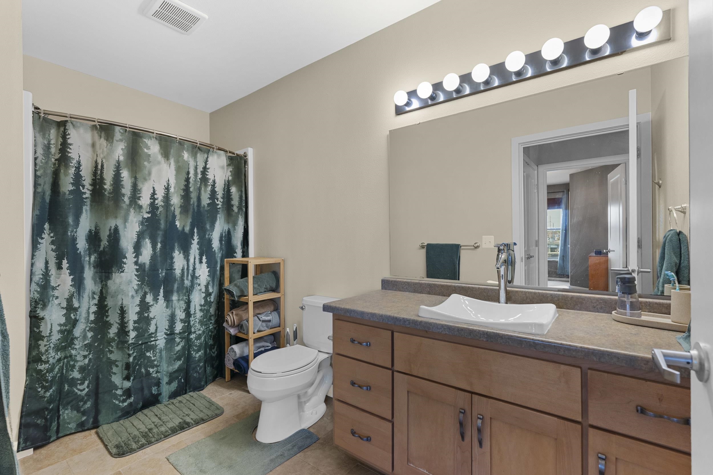 118 S WASHINGTON Street Unit: 203B