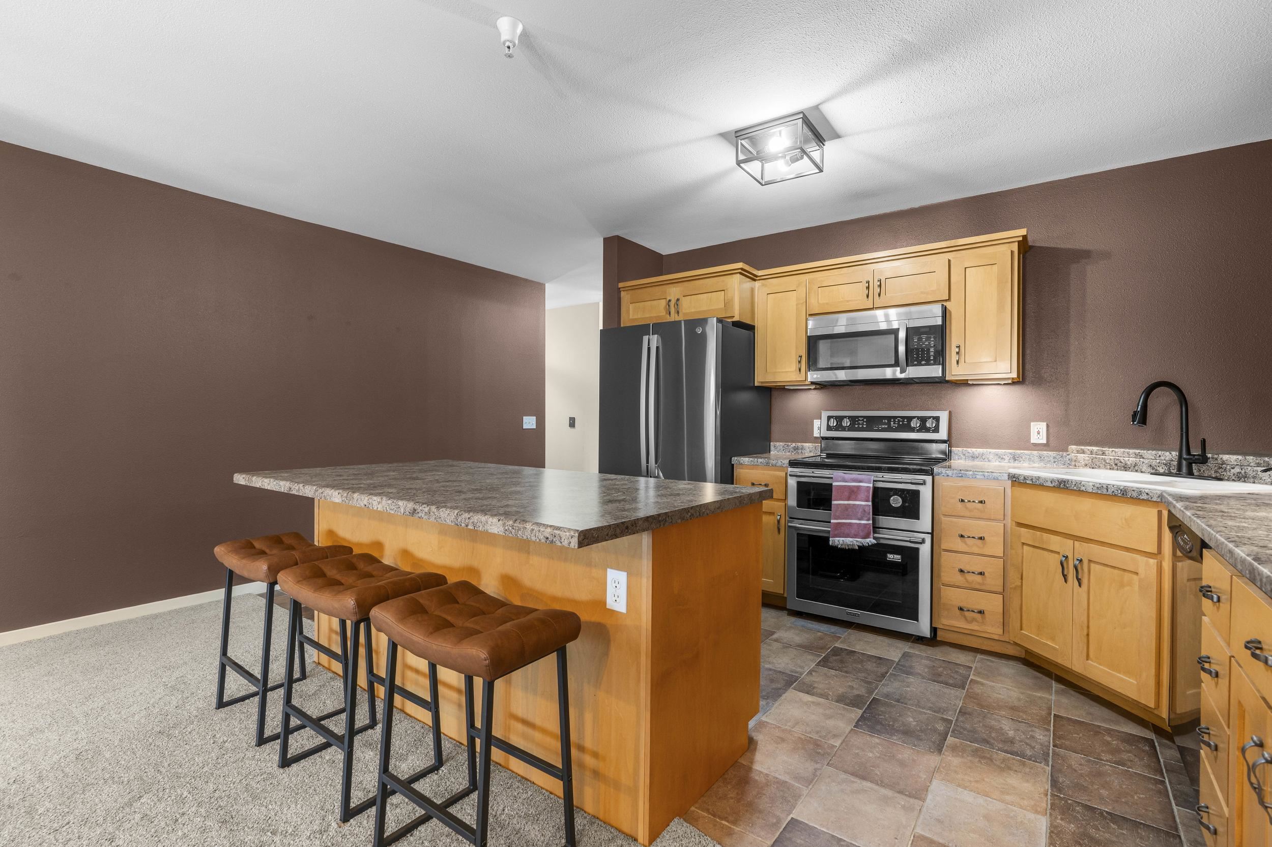 118 S WASHINGTON Street Unit: 203B