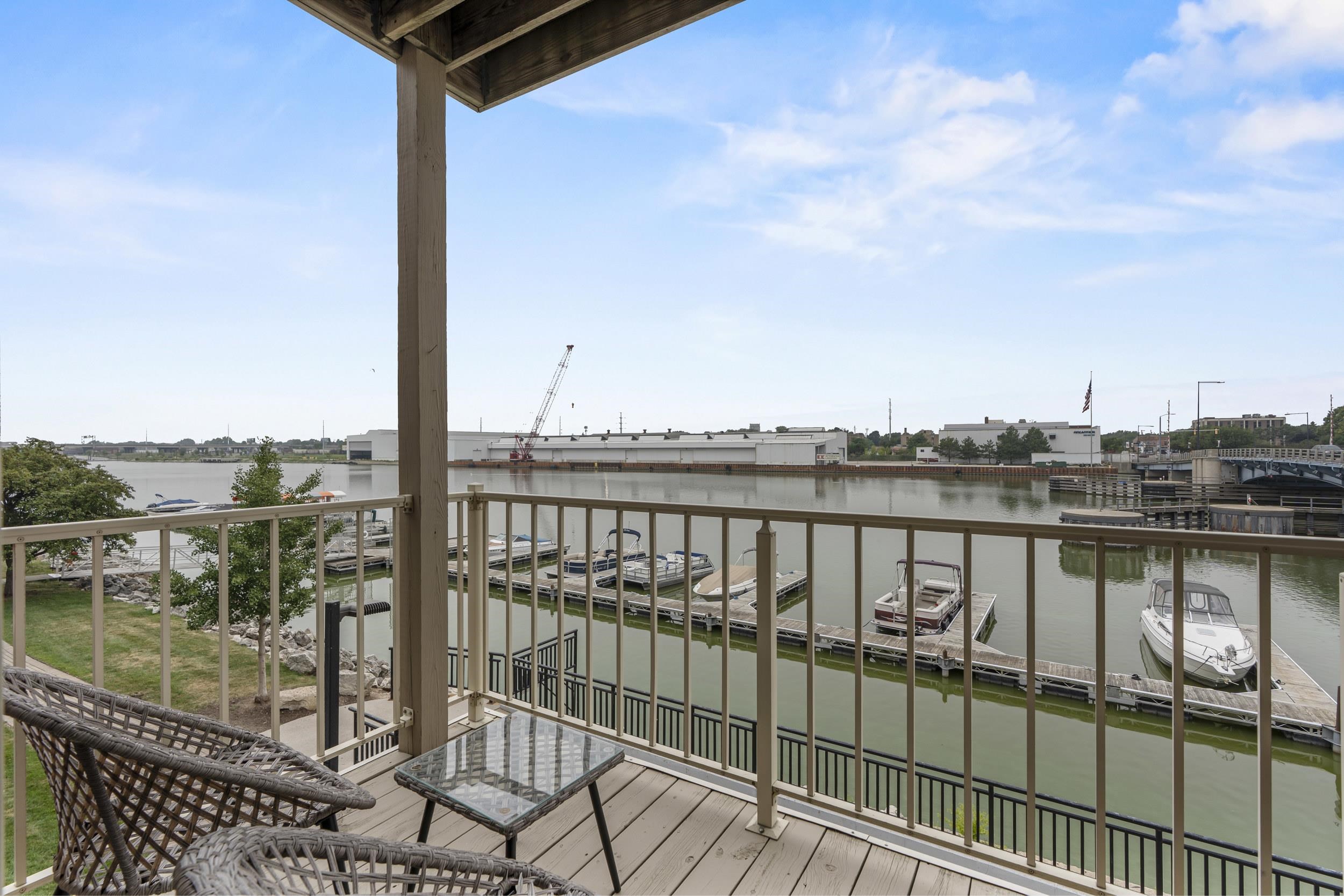 118 S WASHINGTON Street Unit: 203B