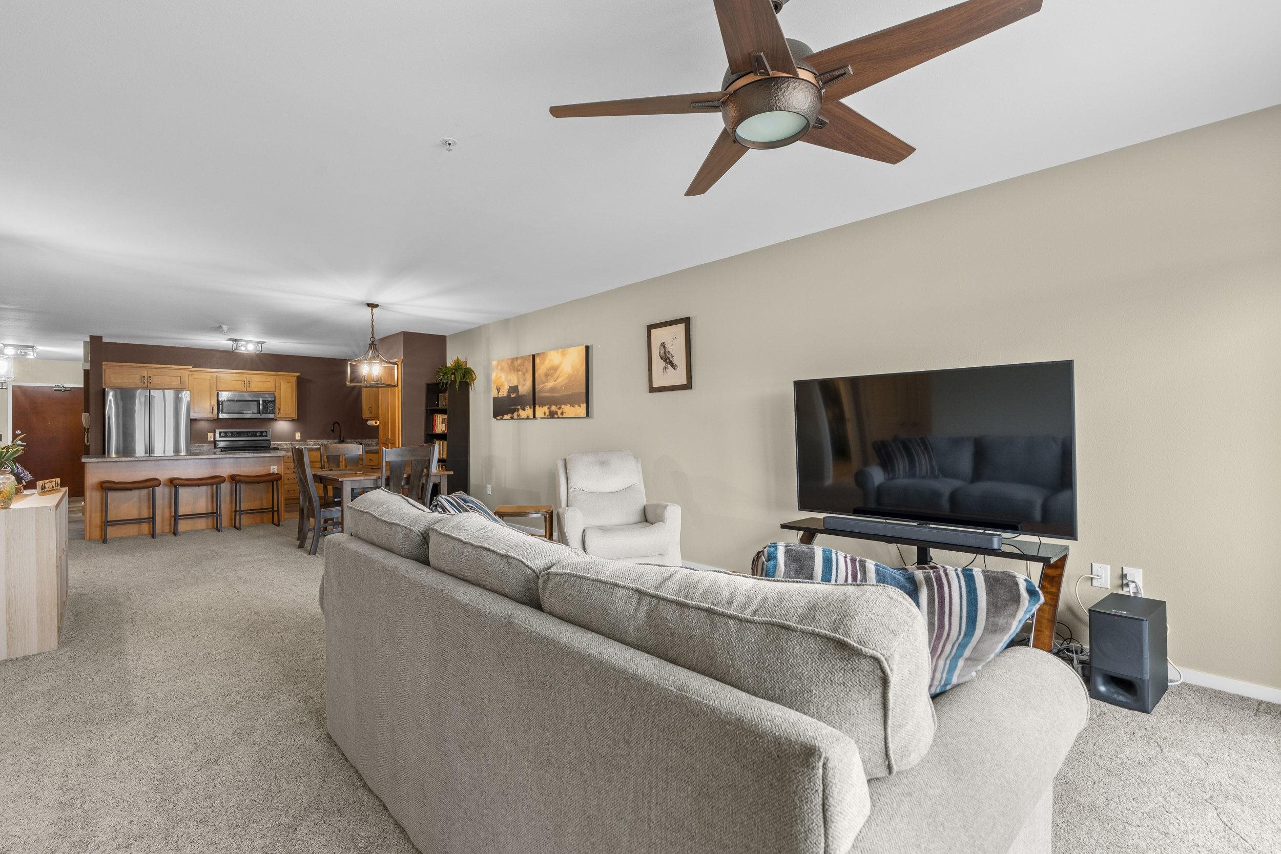 118 S WASHINGTON Street Unit: 203B
