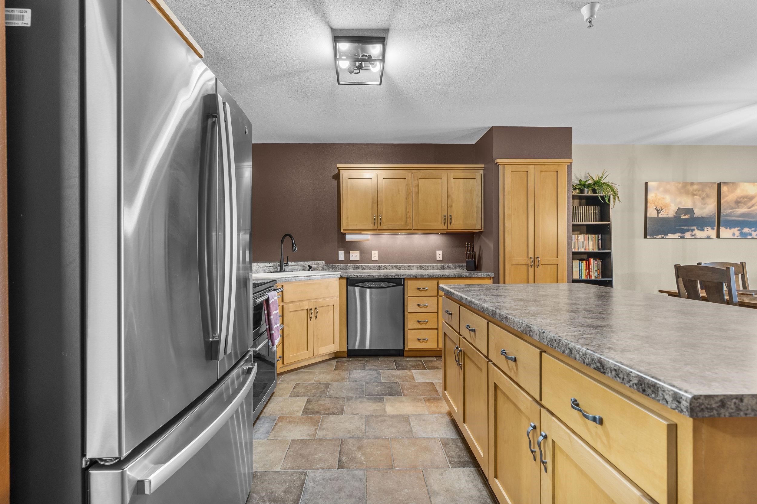 118 S WASHINGTON Street Unit: 203B