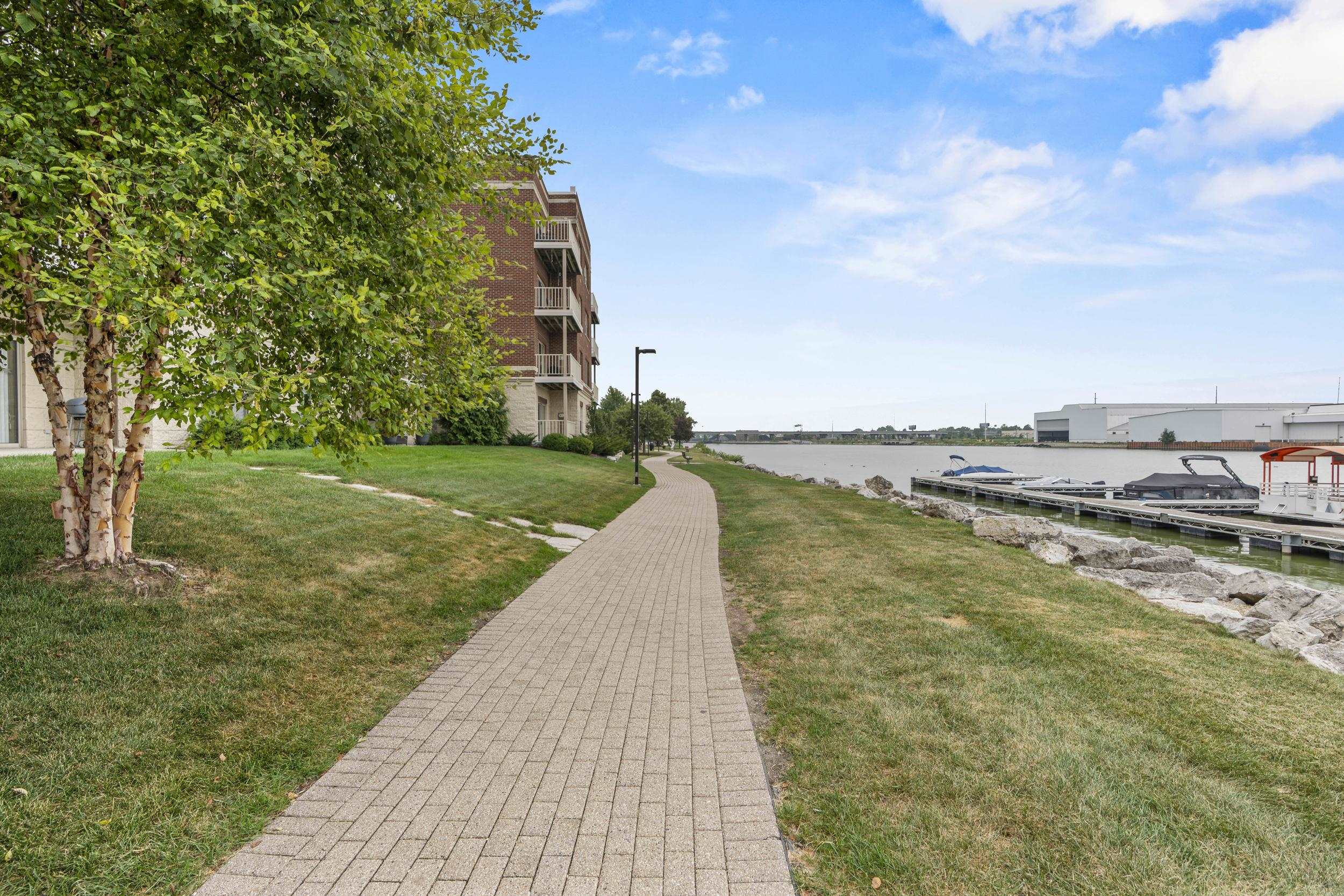 118 S WASHINGTON Street Unit: 203B