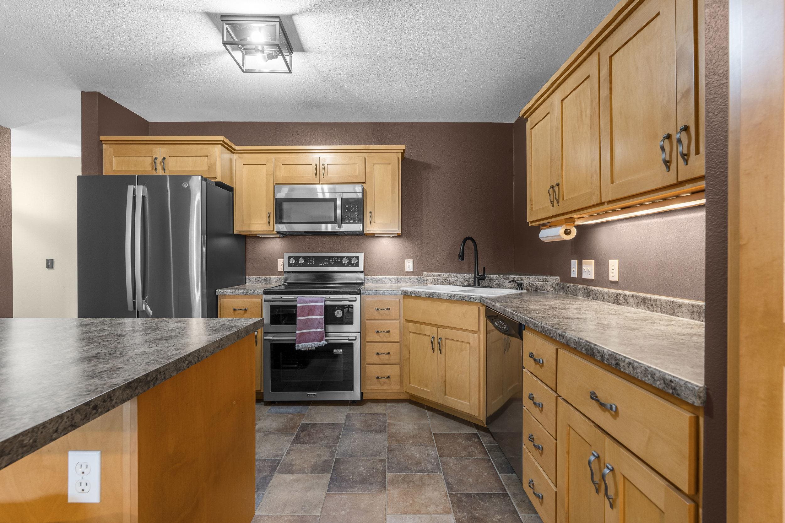 118 S WASHINGTON Street Unit: 203B