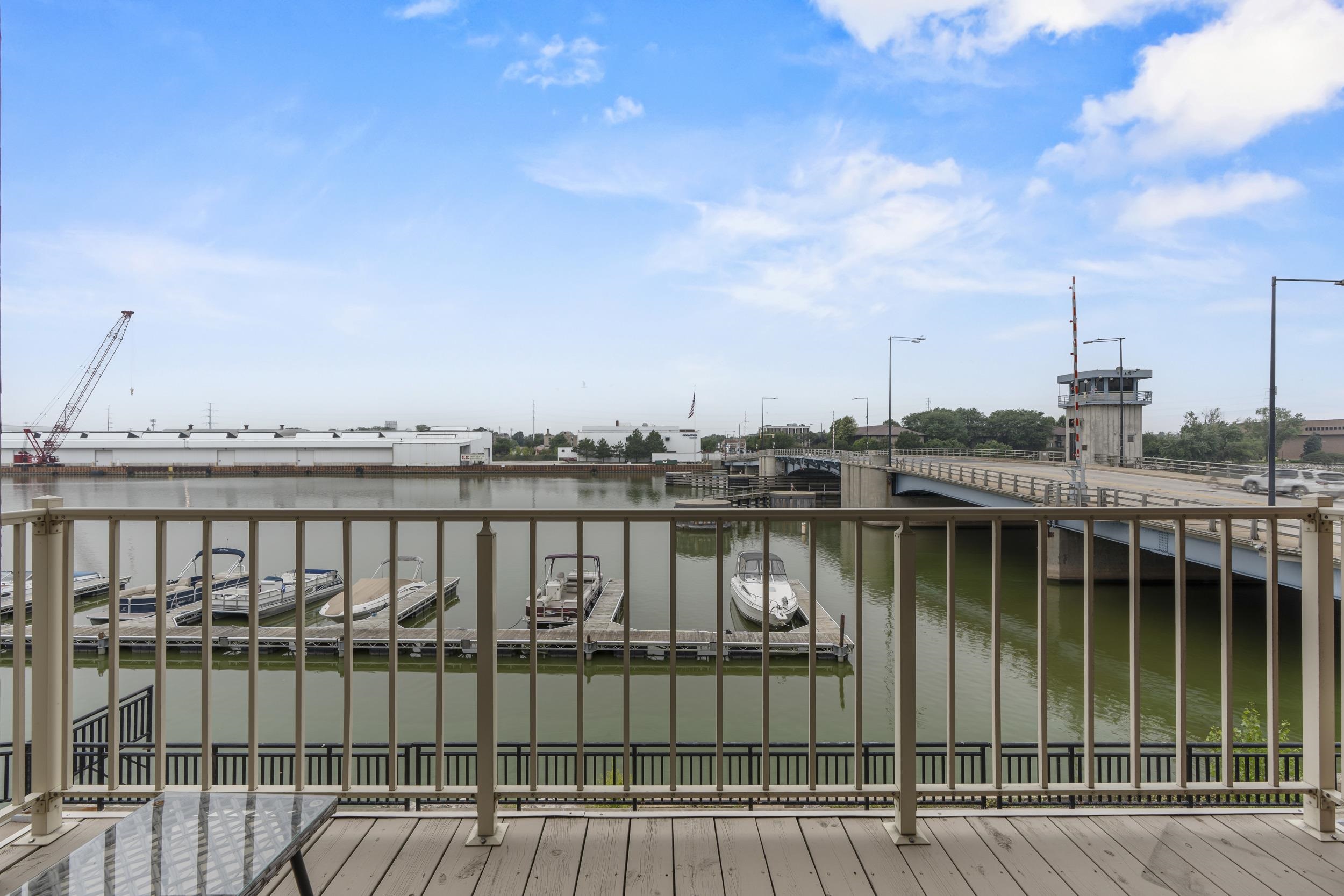 118 S WASHINGTON Street Unit: 203B