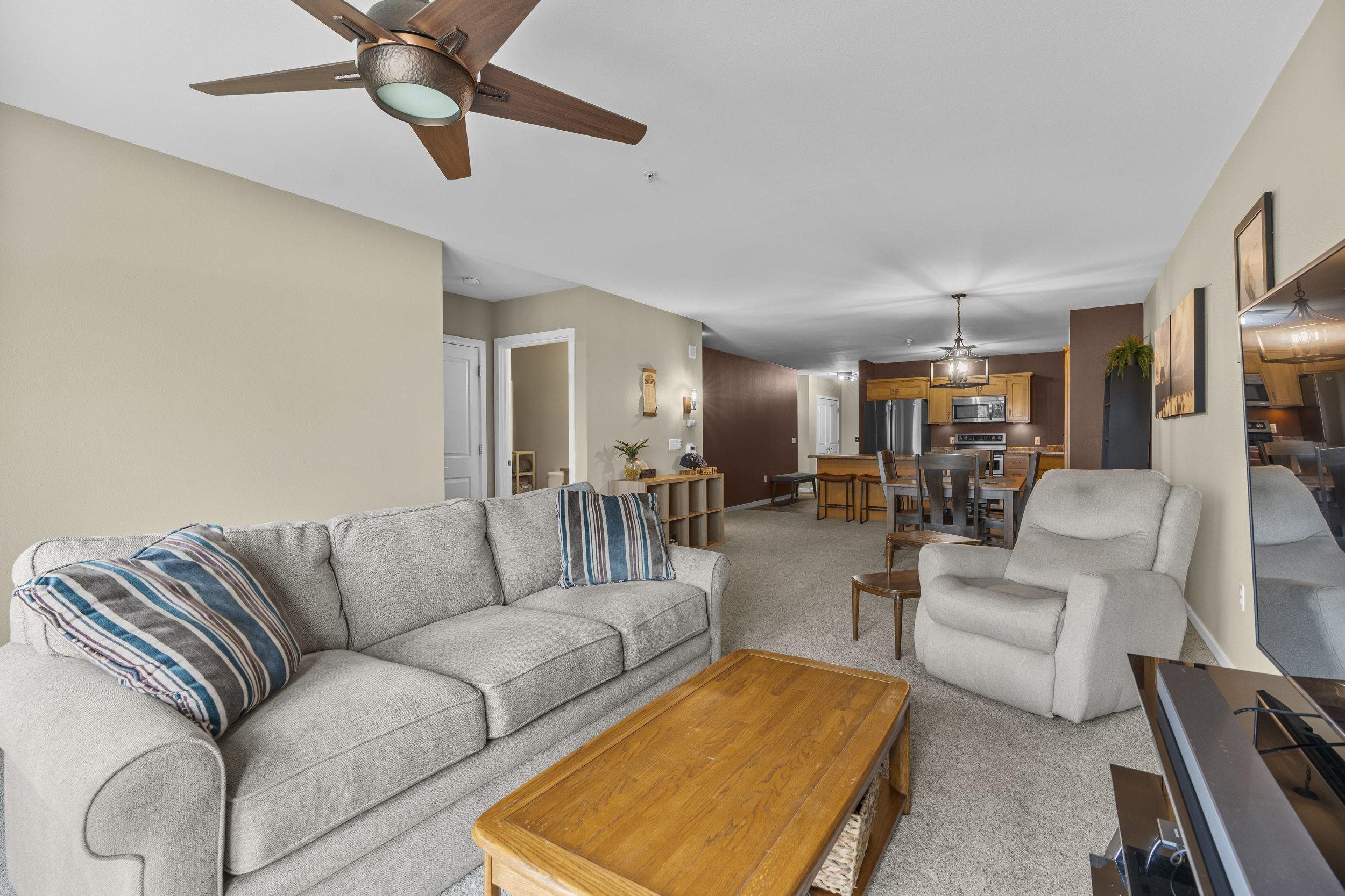 118 S WASHINGTON Street Unit: 203B
