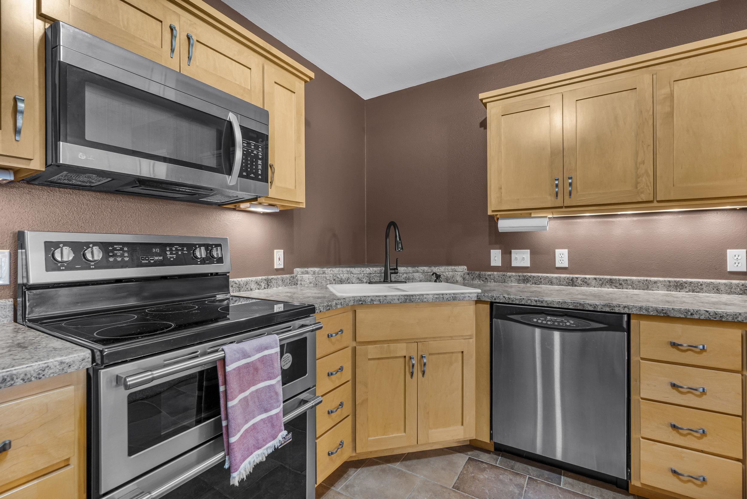 118 S WASHINGTON Street Unit: 203B
