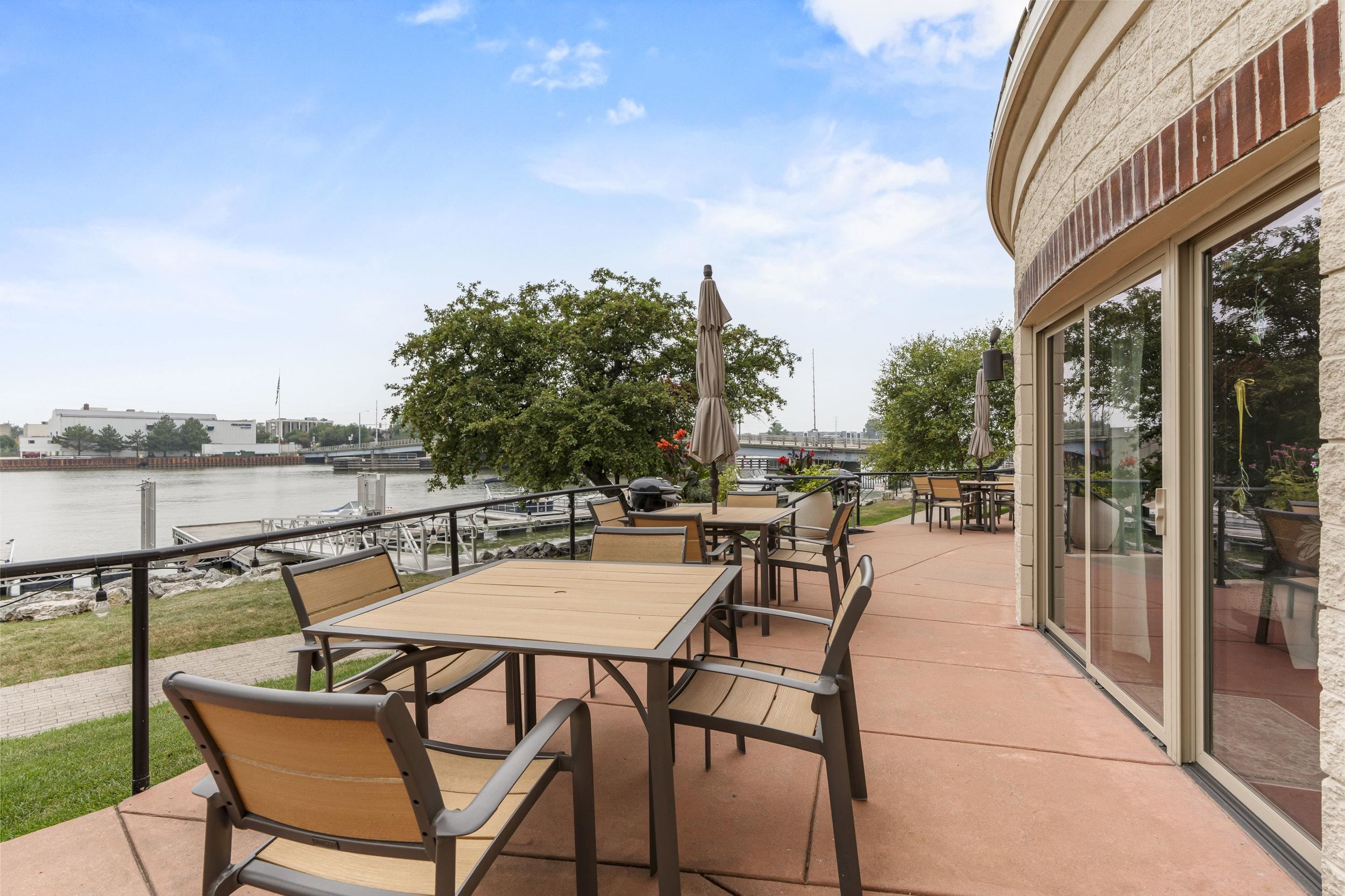 118 S WASHINGTON Street Unit: 203B