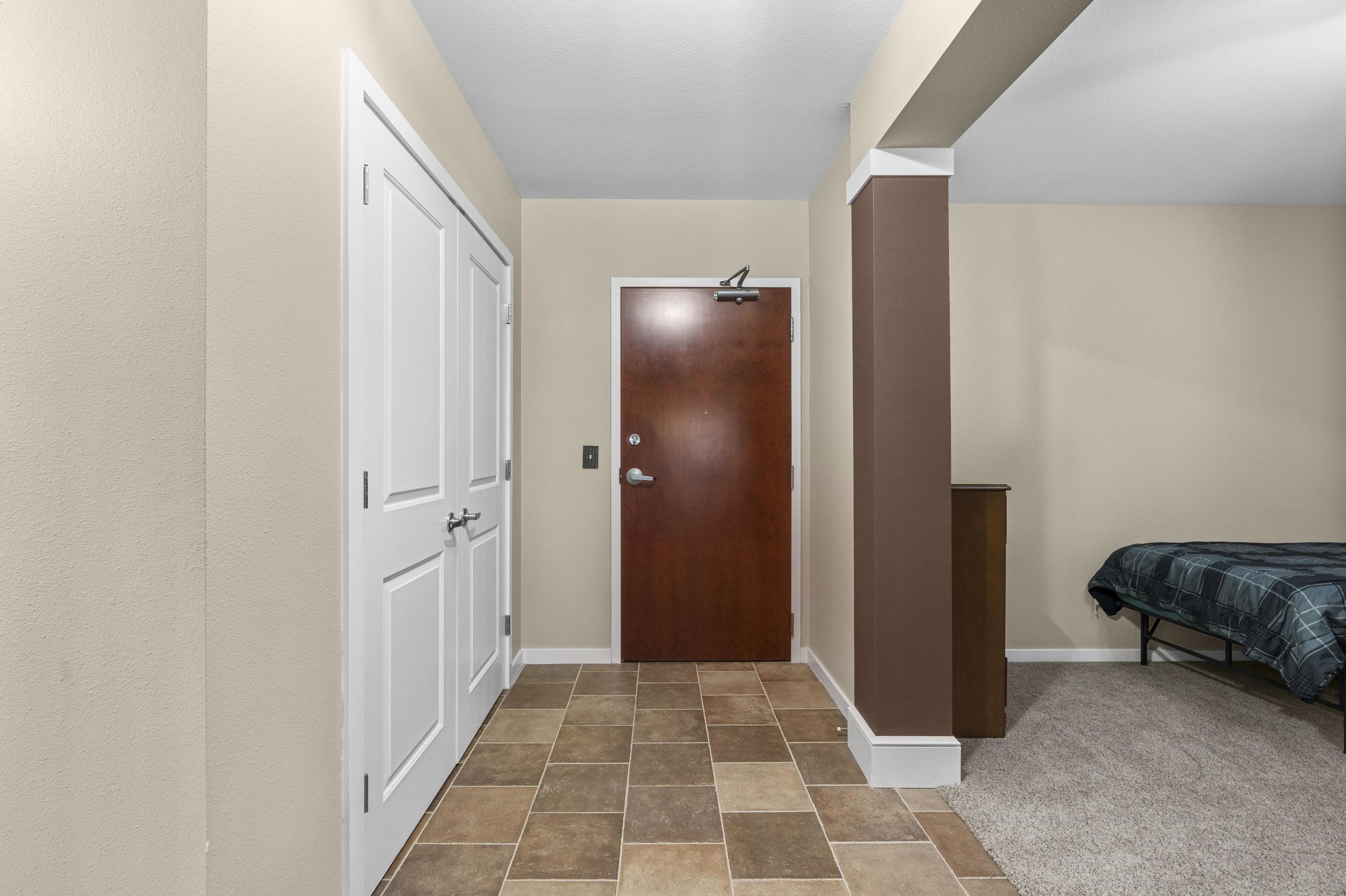 118 S WASHINGTON Street Unit: 203B
