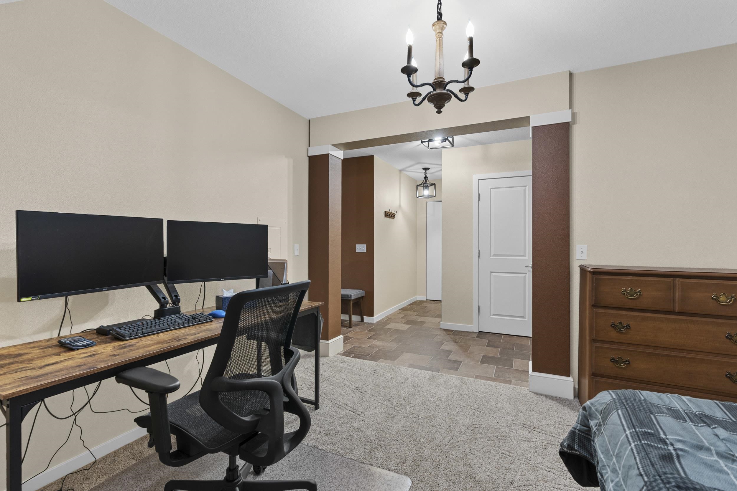 118 S WASHINGTON Street Unit: 203B