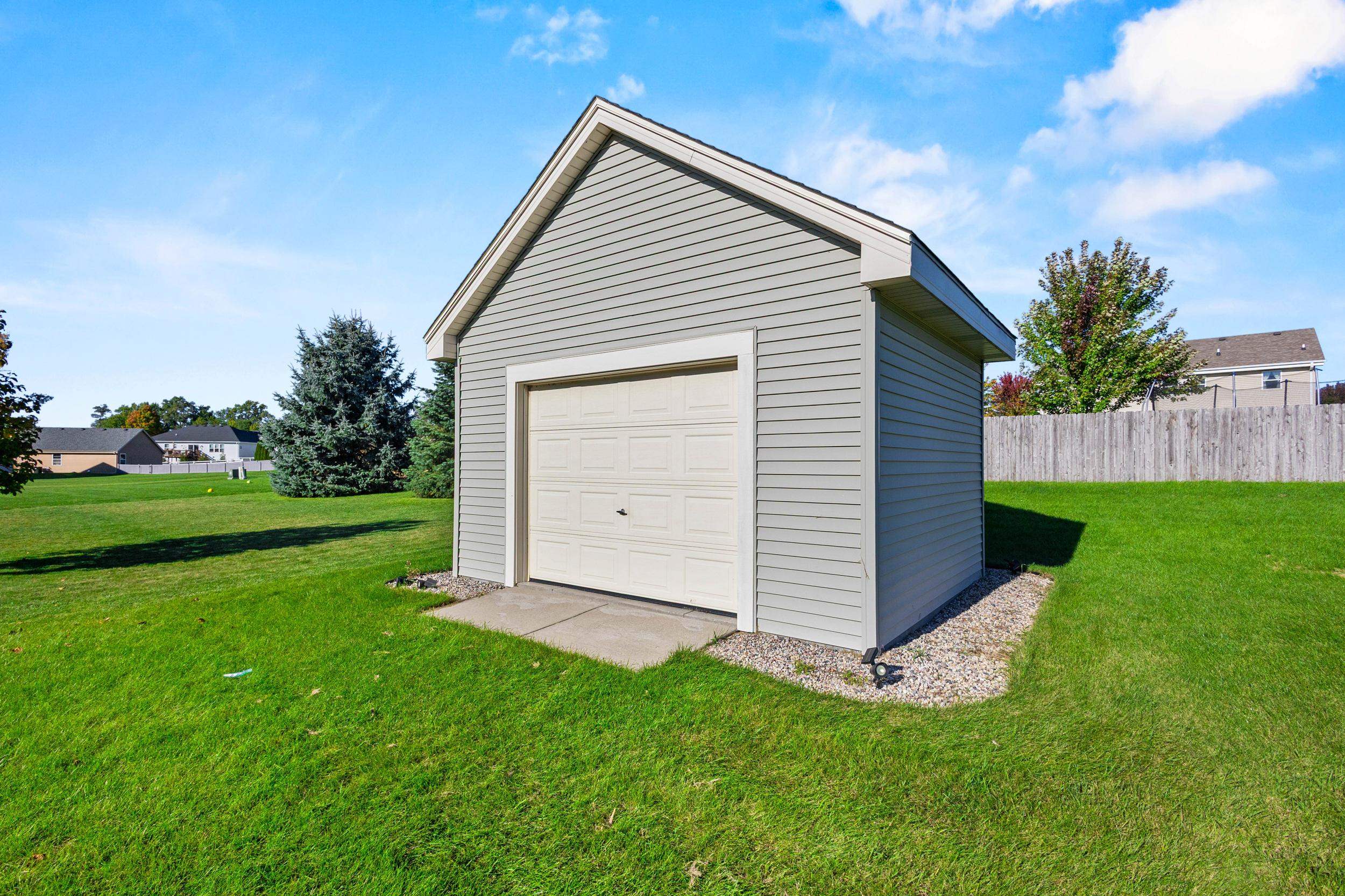 52 RUSHMORE Lane