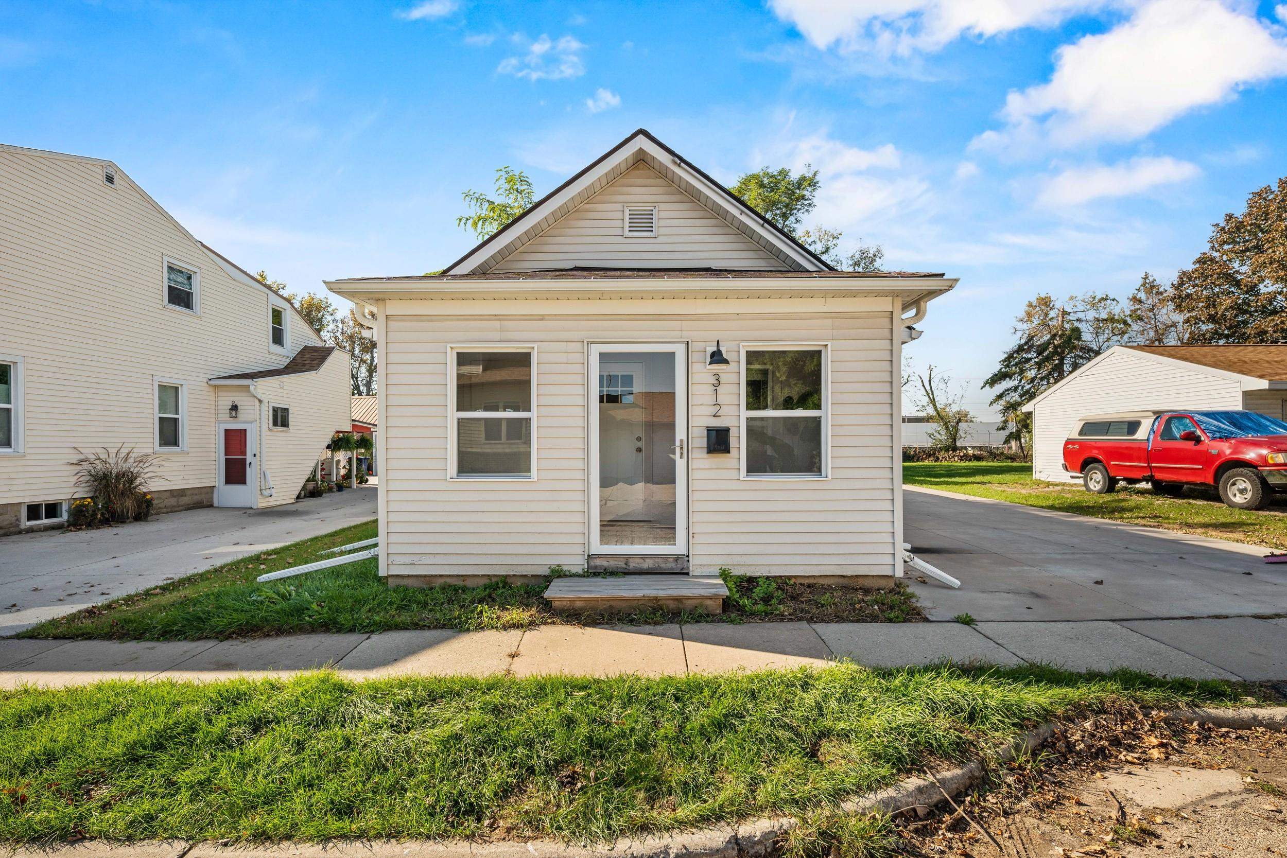 312 Polonia Street Menasha Wi Us 54952 Ran50334740