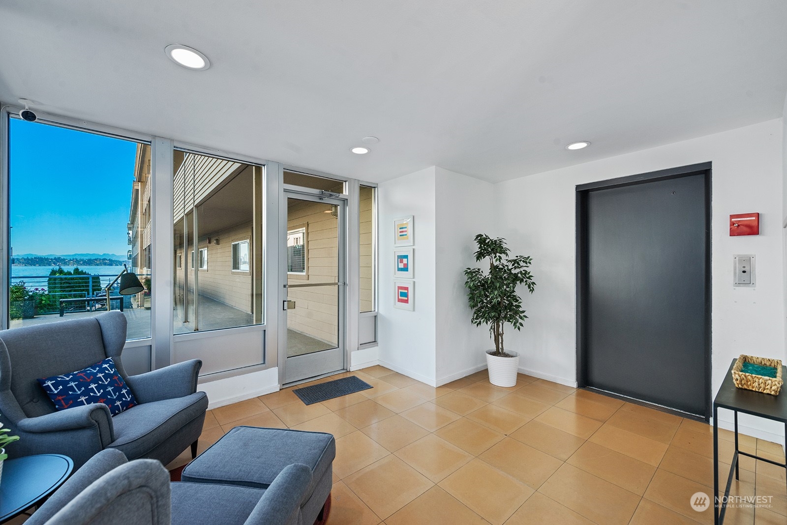 334 Lakeside Avenue S Unit: 107