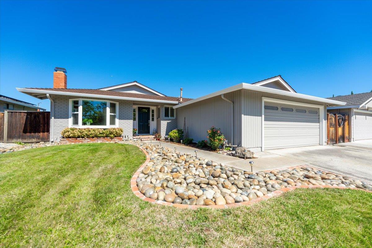 5918 Mescalero Drive