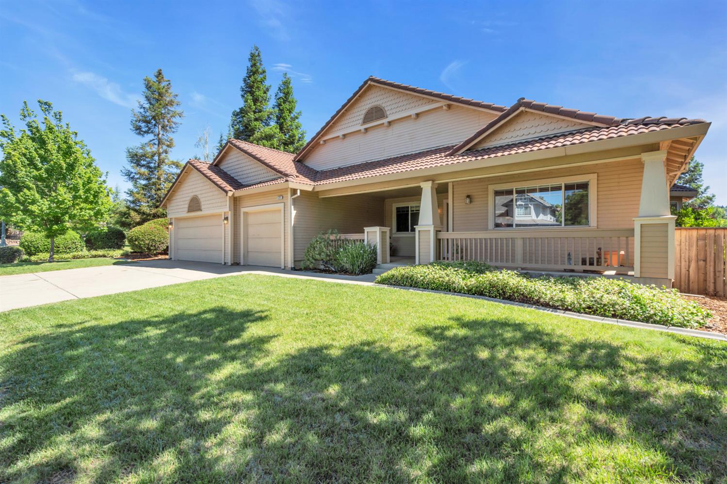 3391 Thornhill Dr.