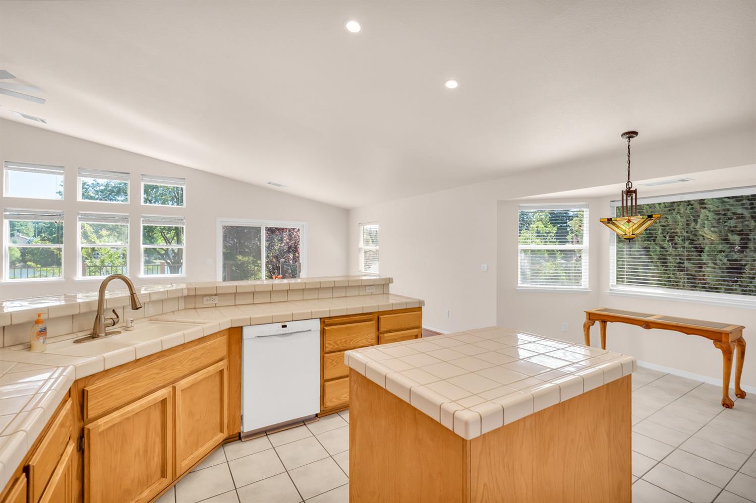 3391 Thornhill Dr.