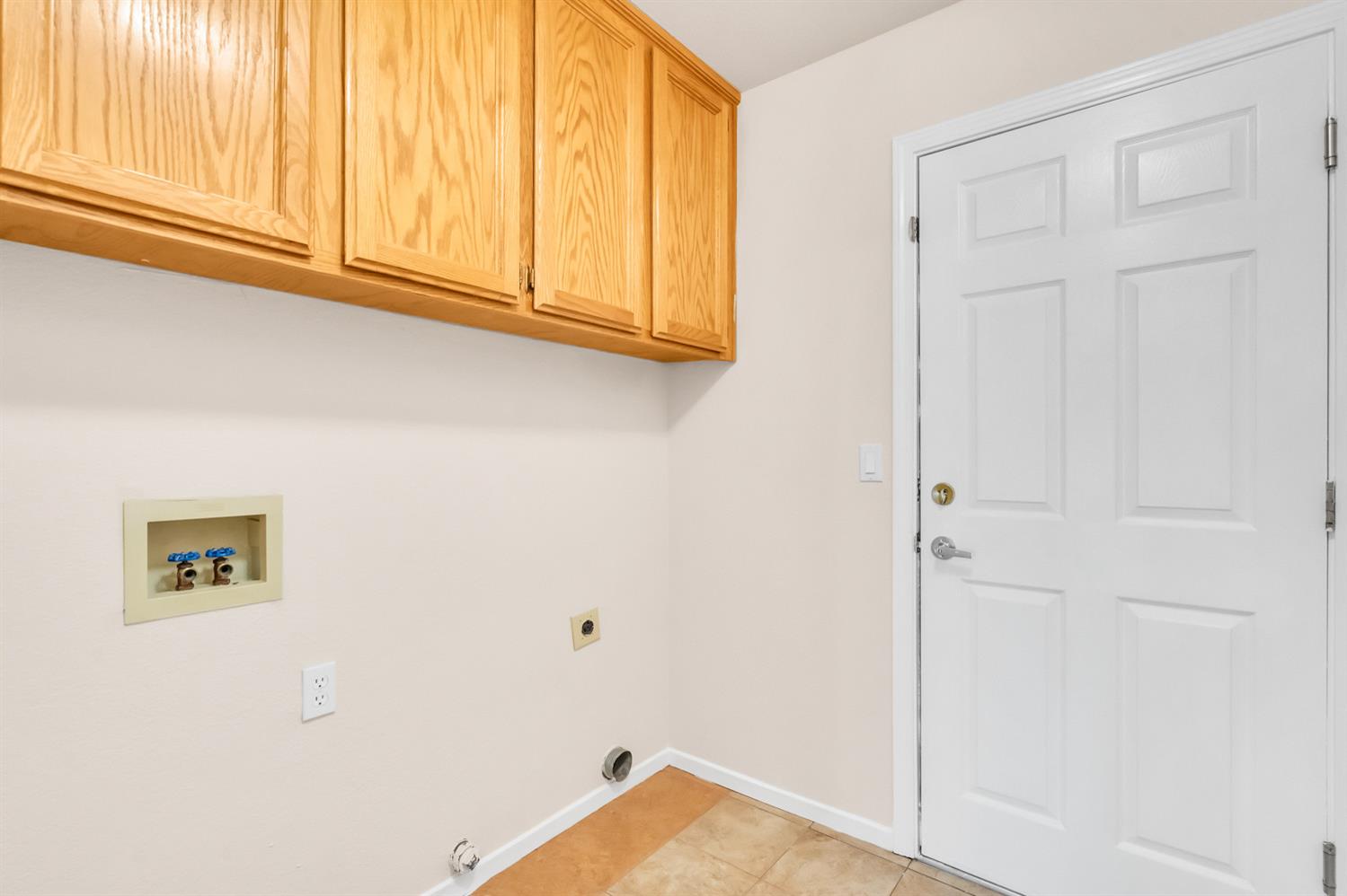 3391 Thornhill Dr.