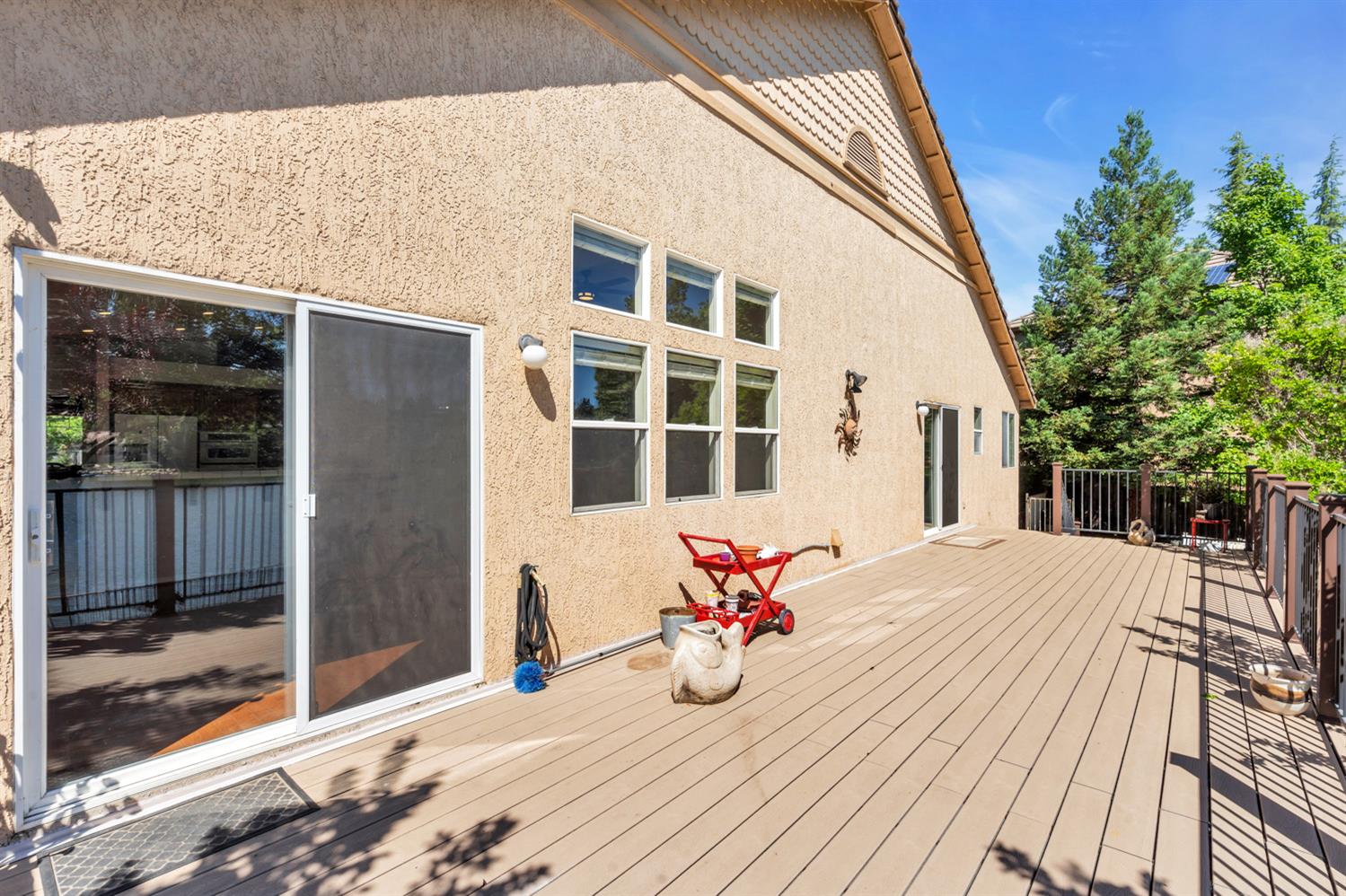 3391 Thornhill Dr.
