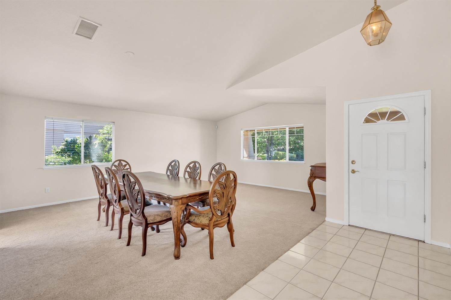 3391 Thornhill Dr.