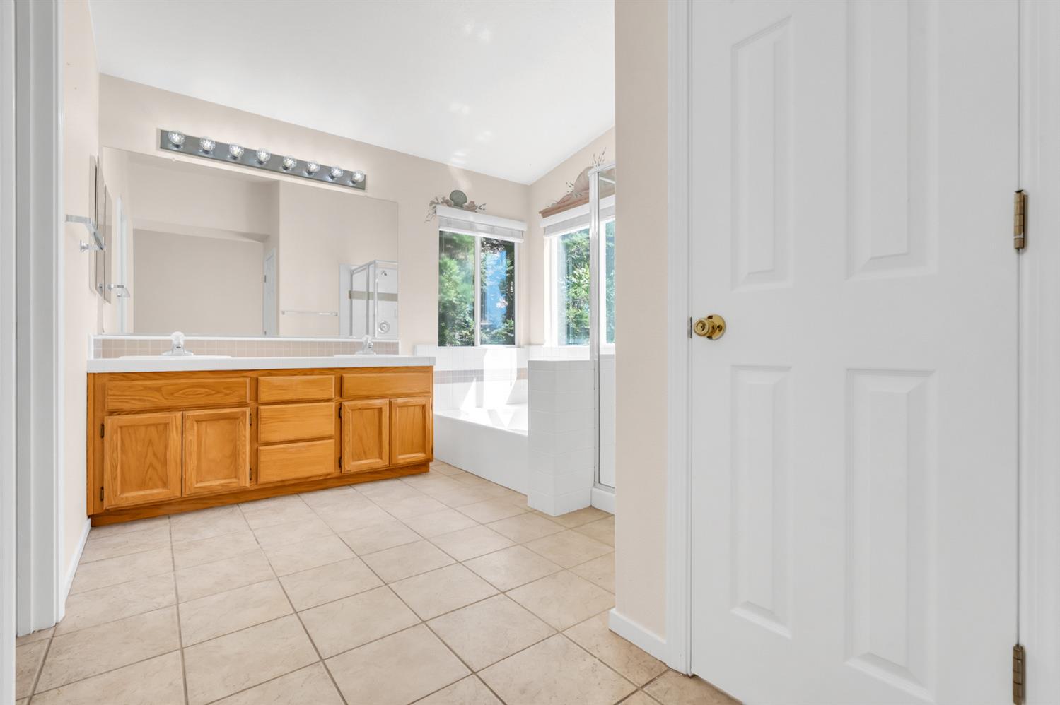 3391 Thornhill Dr.