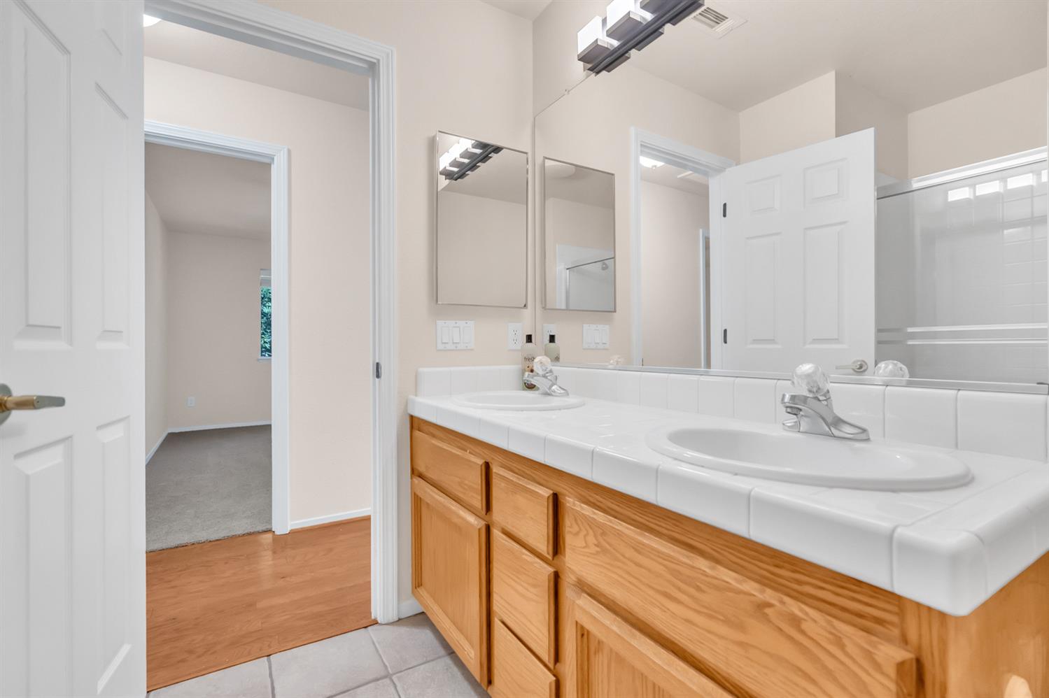 3391 Thornhill Dr.