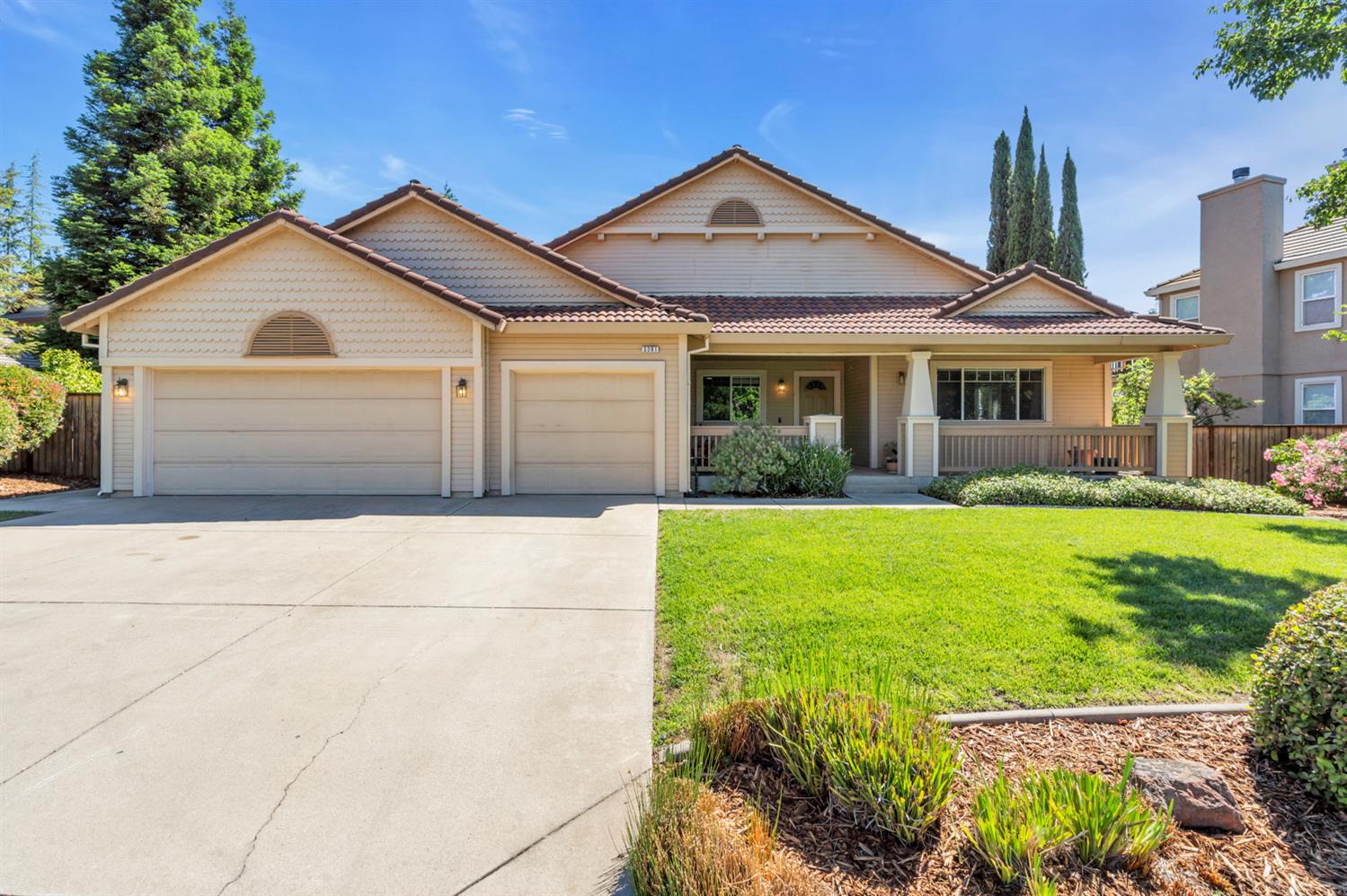 3391 Thornhill Dr.