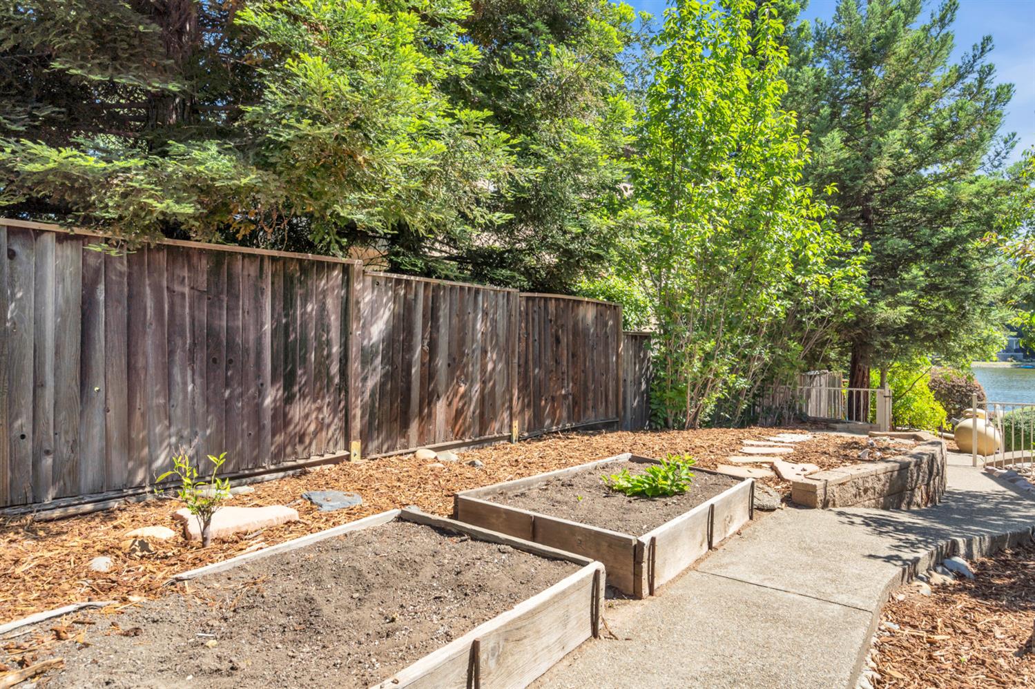 3391 Thornhill Dr.