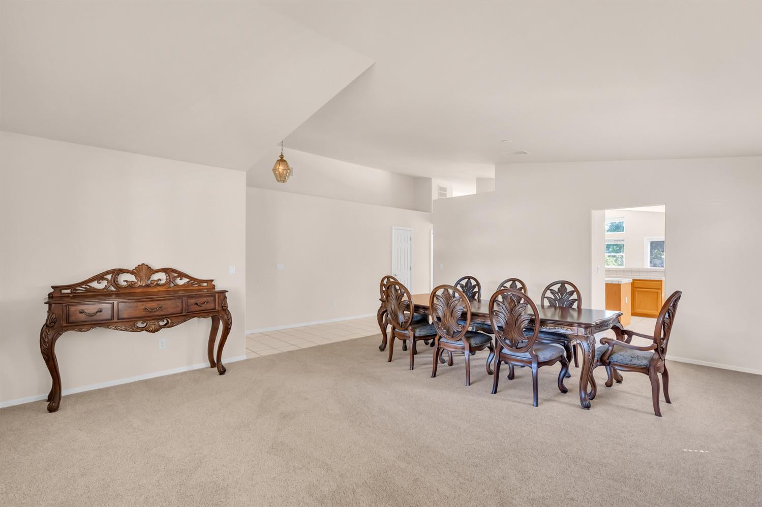 3391 Thornhill Dr.
