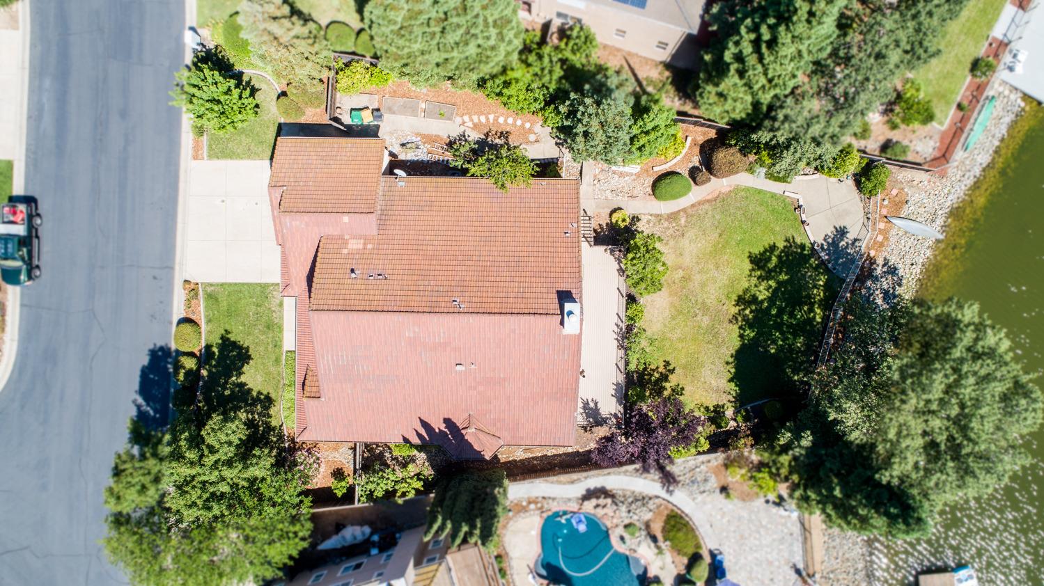 3391 Thornhill Dr.