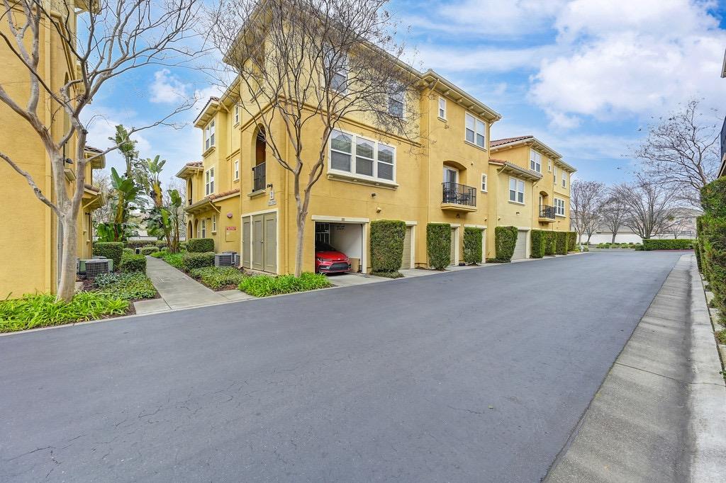 4800 Westlake Pkwy Pkwy Unit: 203