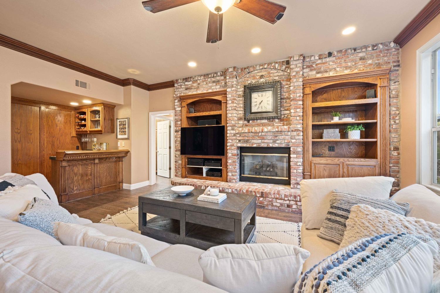 2052 Thornhill Drive