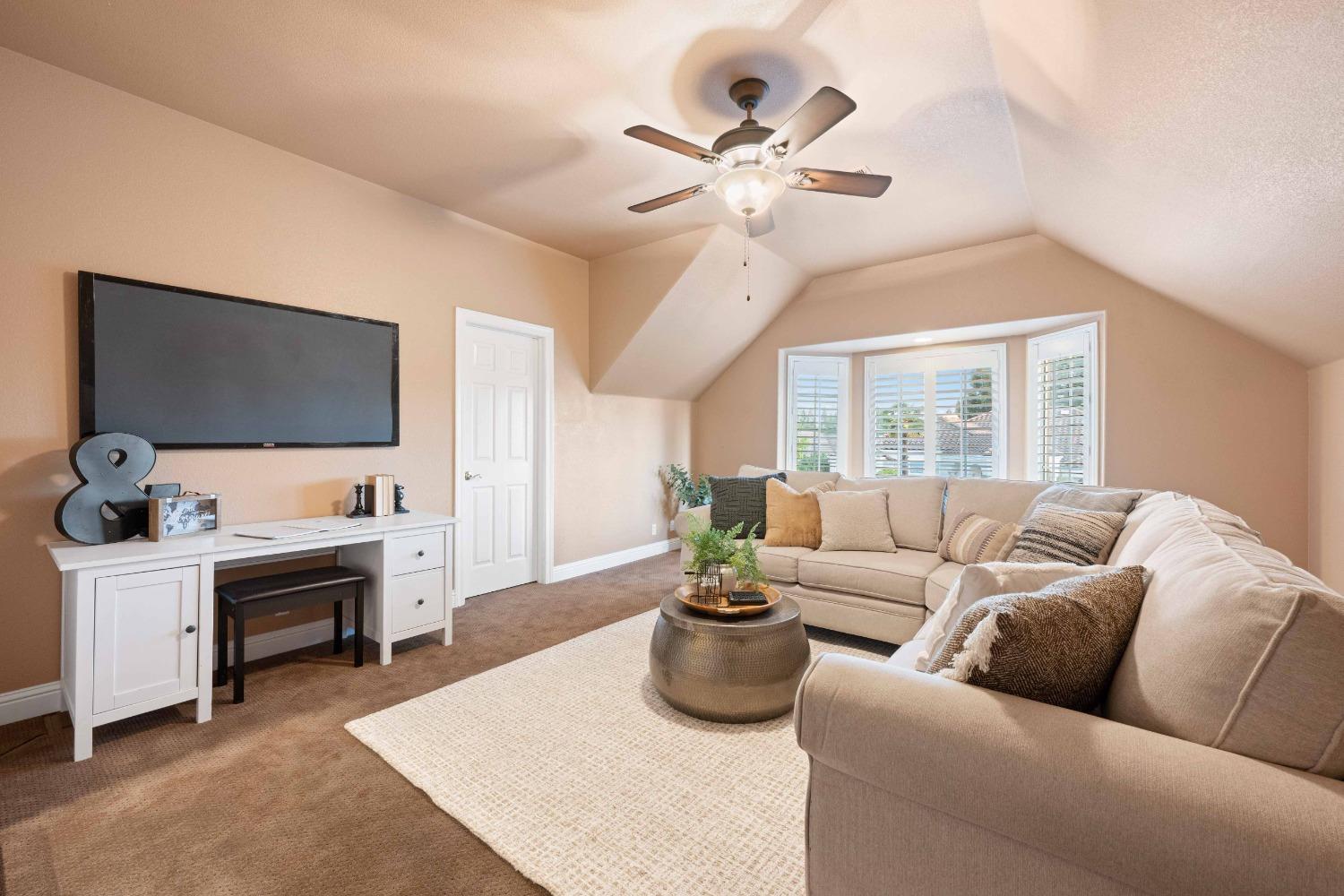 2052 Thornhill Drive