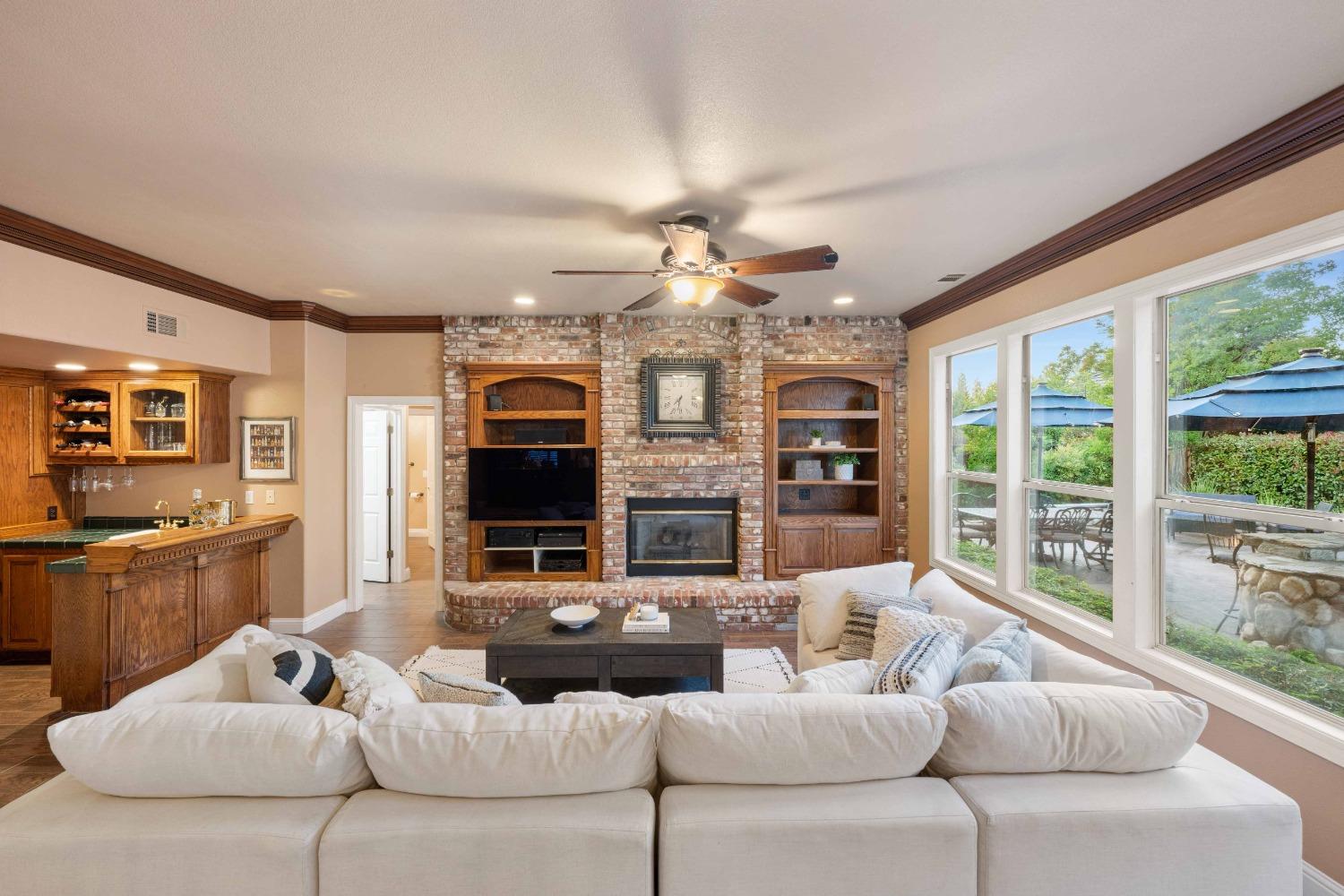 2052 Thornhill Drive