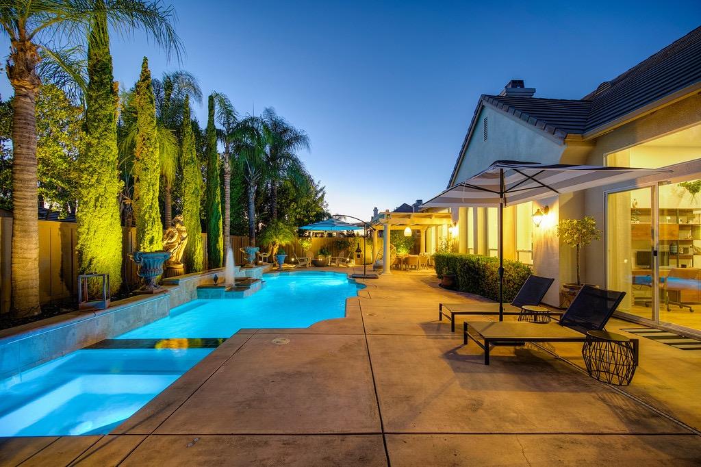 2004 Robin Brook Way