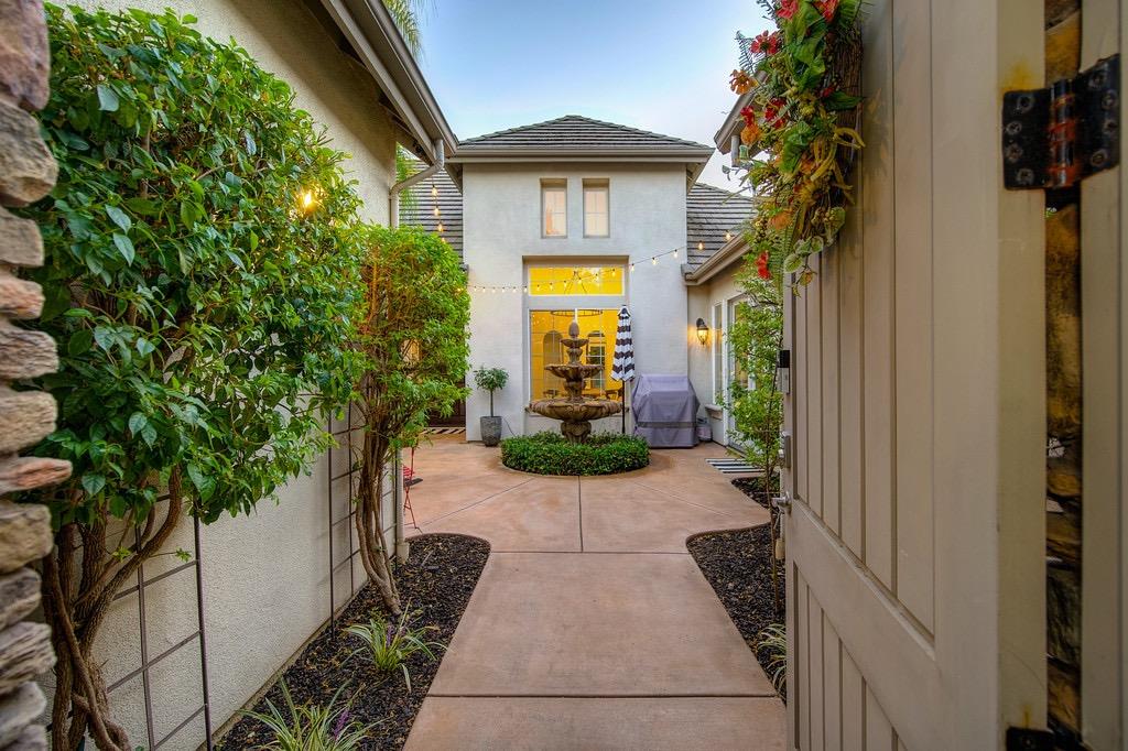 2004 Robin Brook Way