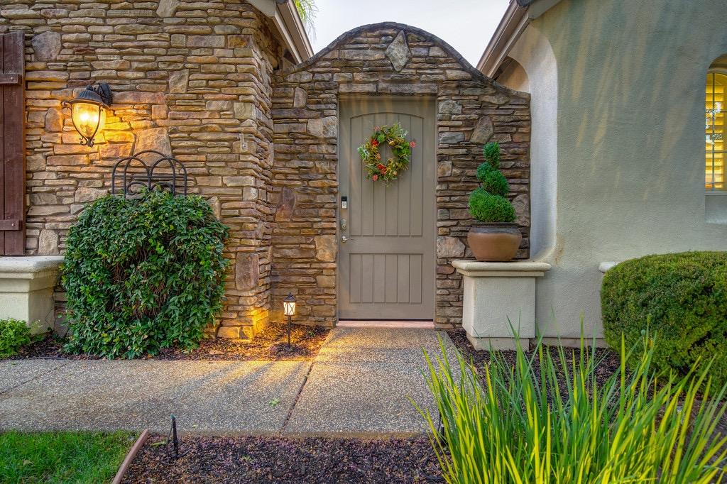 2004 Robin Brook Way