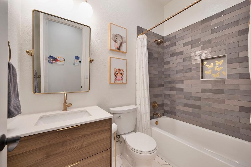 2004 Robin Brook Way