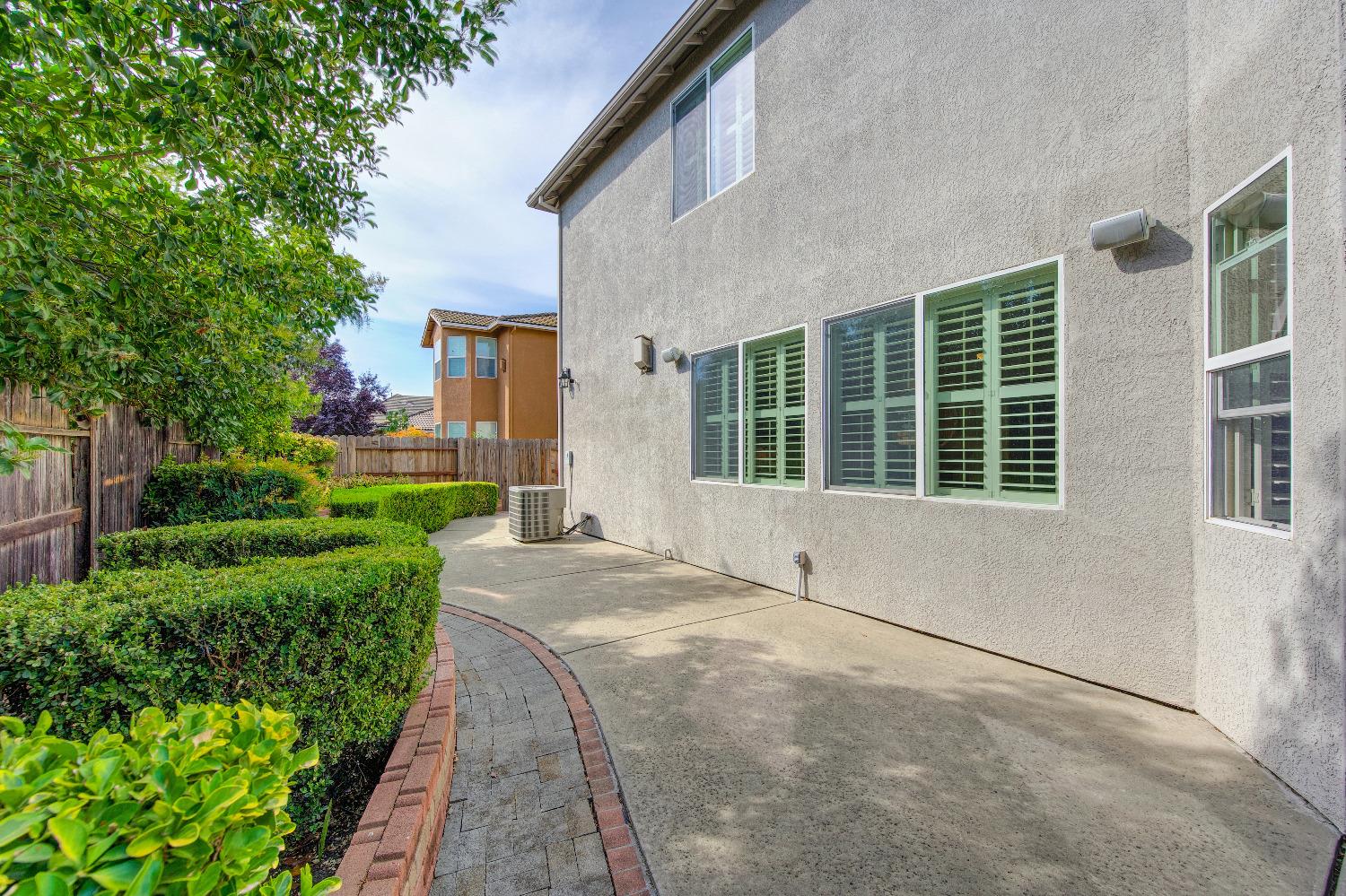 5636 John Runge Street