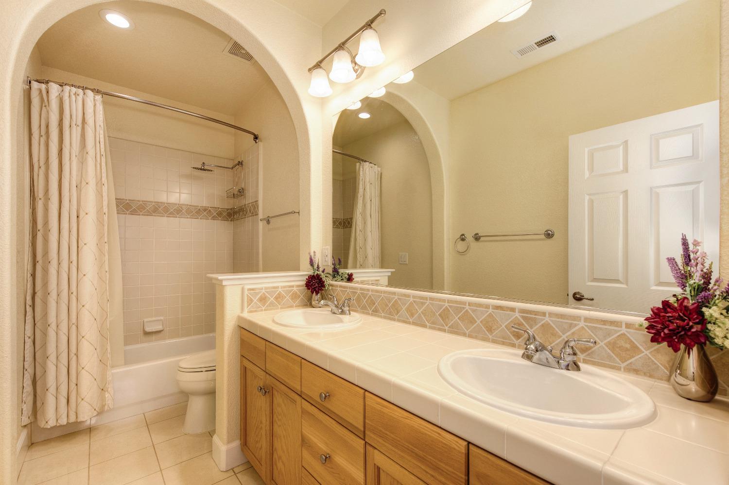 5636 John Runge Street