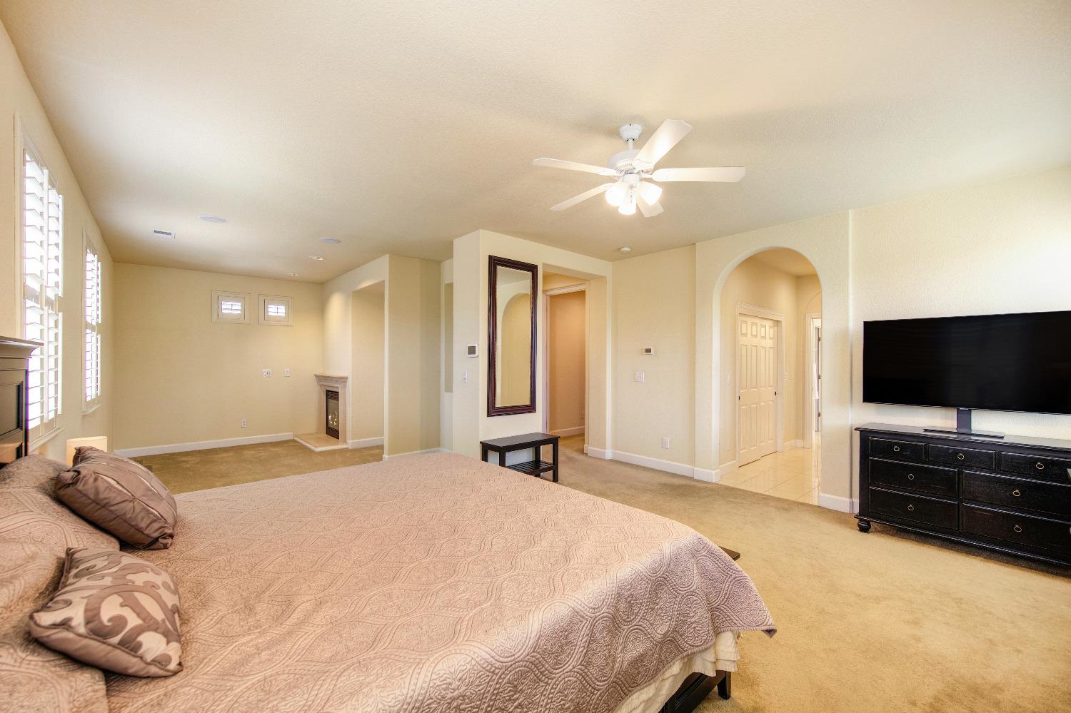 5636 John Runge Street