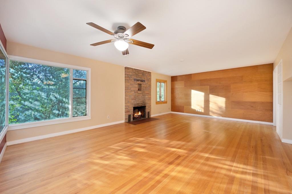 4001 La Canada Court