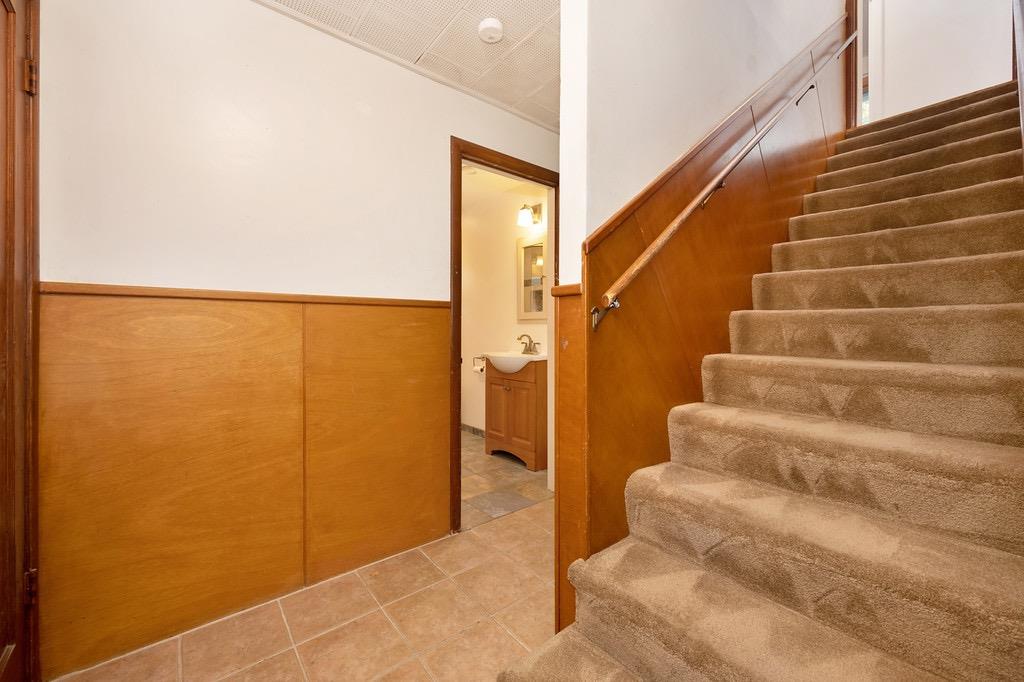 4001 La Canada Court