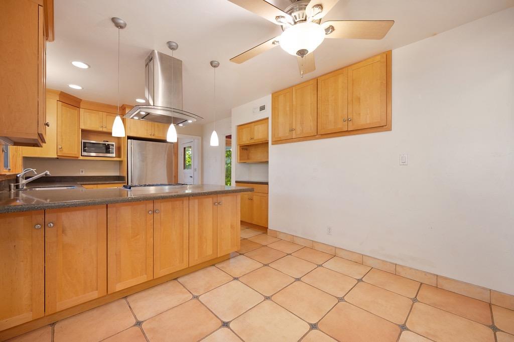 4001 La Canada Court