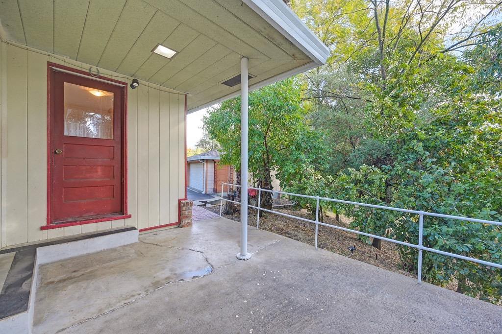 4001 La Canada Court