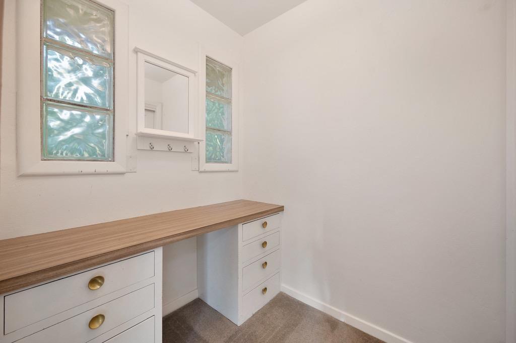 4001 La Canada Court