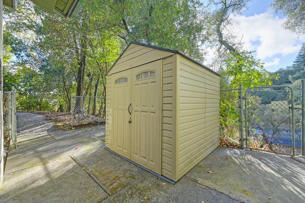 4001 La Canada Court