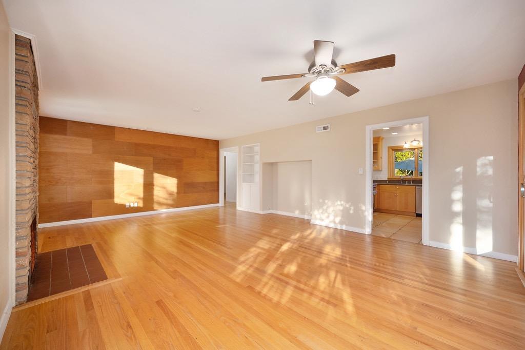 4001 La Canada Court