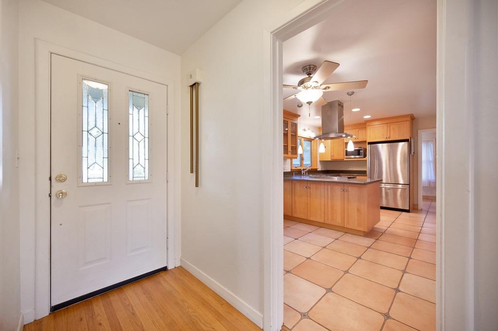 4001 La Canada Court