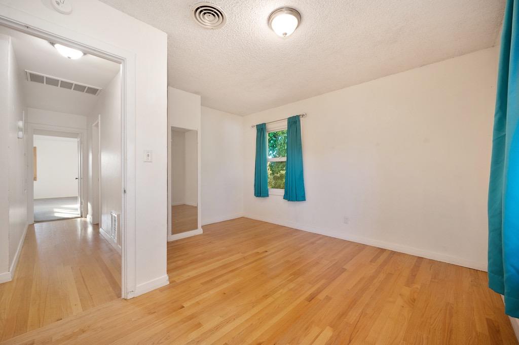 4001 La Canada Court