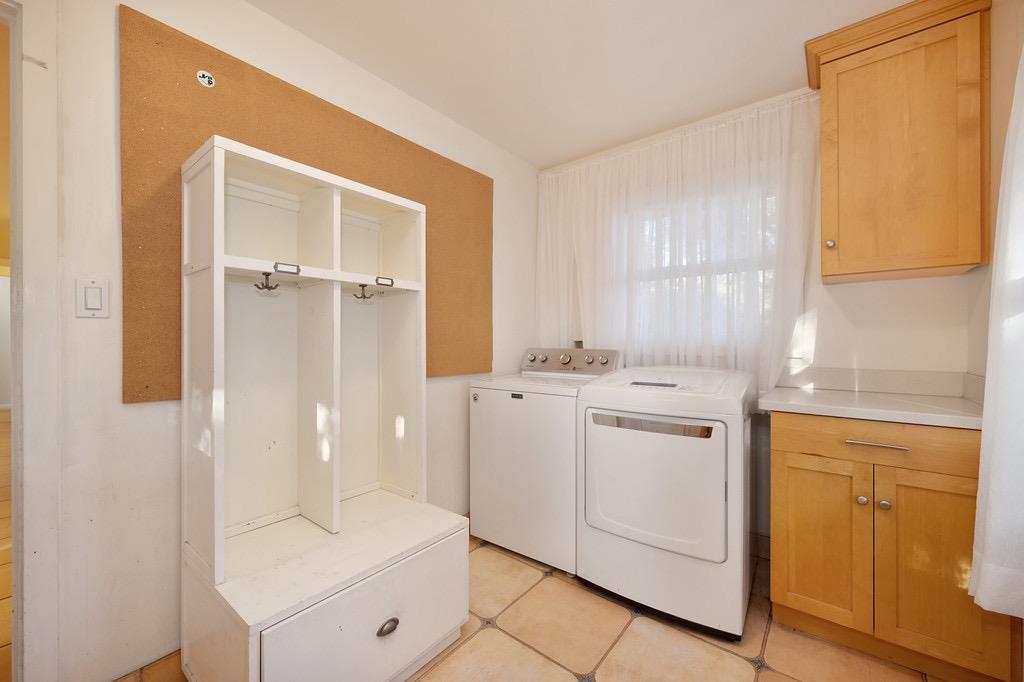 4001 La Canada Court